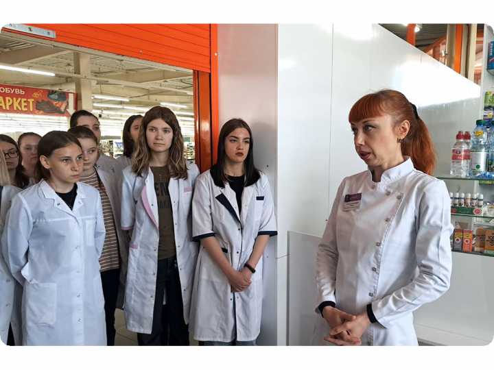 Новый взгляд на профессию: что узнали студенты «Фармации» в аптеке
