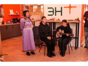 Студентки представили тувинскую культуру в пространстве Эн+